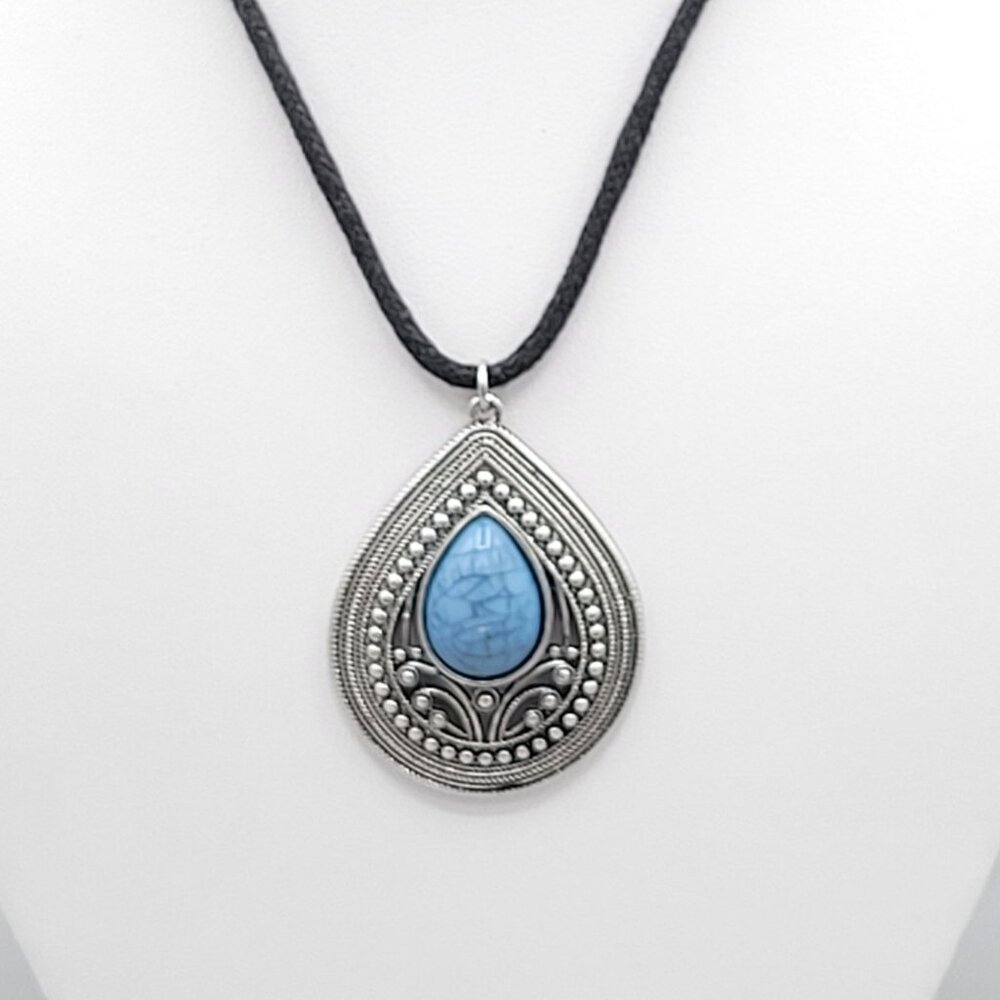 Black Corded Howlite Stone Silver Tone Pendant Necklace 15 in With Extender